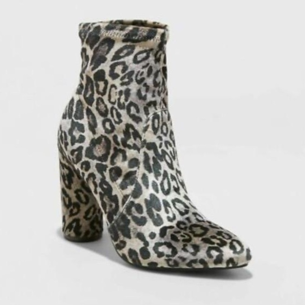 A New Day Womens Ankle Boots Size 8.5 Leopard Print Chunky Heel Pointed Toe Edgy